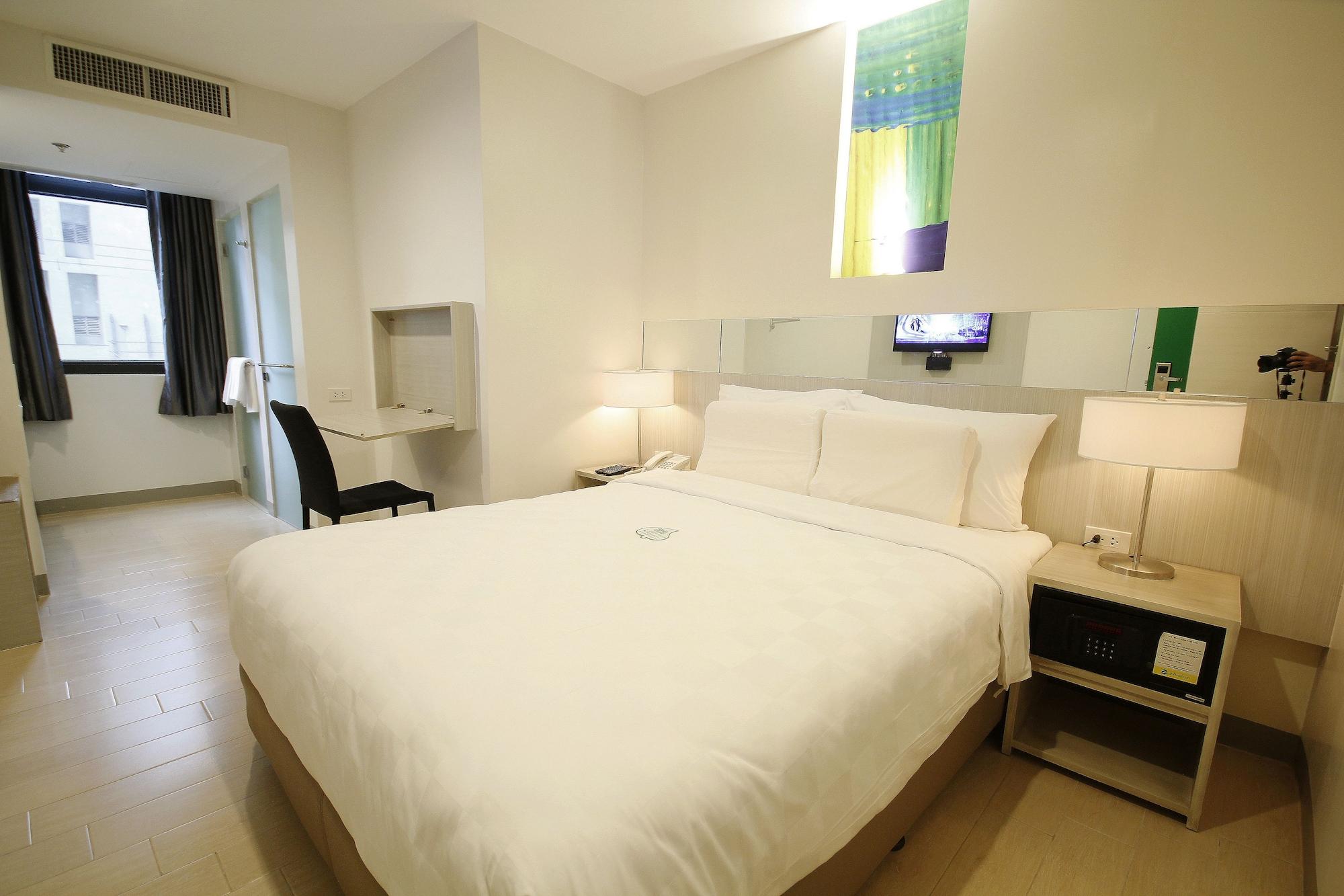 Go Hotels Ortigas Center Pasig City Kültér fotó