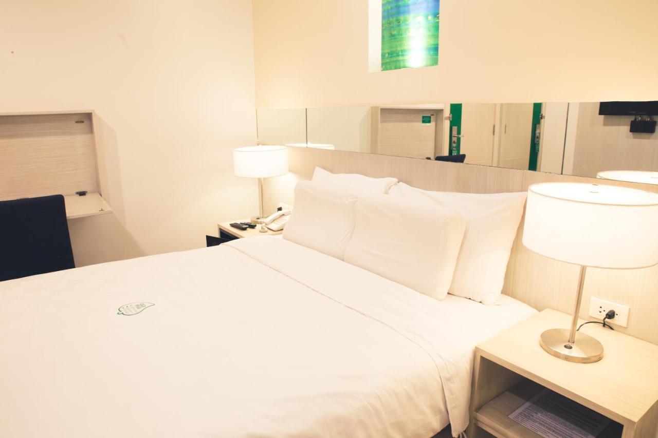 Go Hotels Ortigas Center Pasig City Kültér fotó