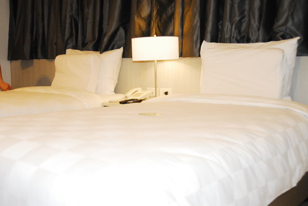 Go Hotels Ortigas Center Pasig City Kültér fotó
