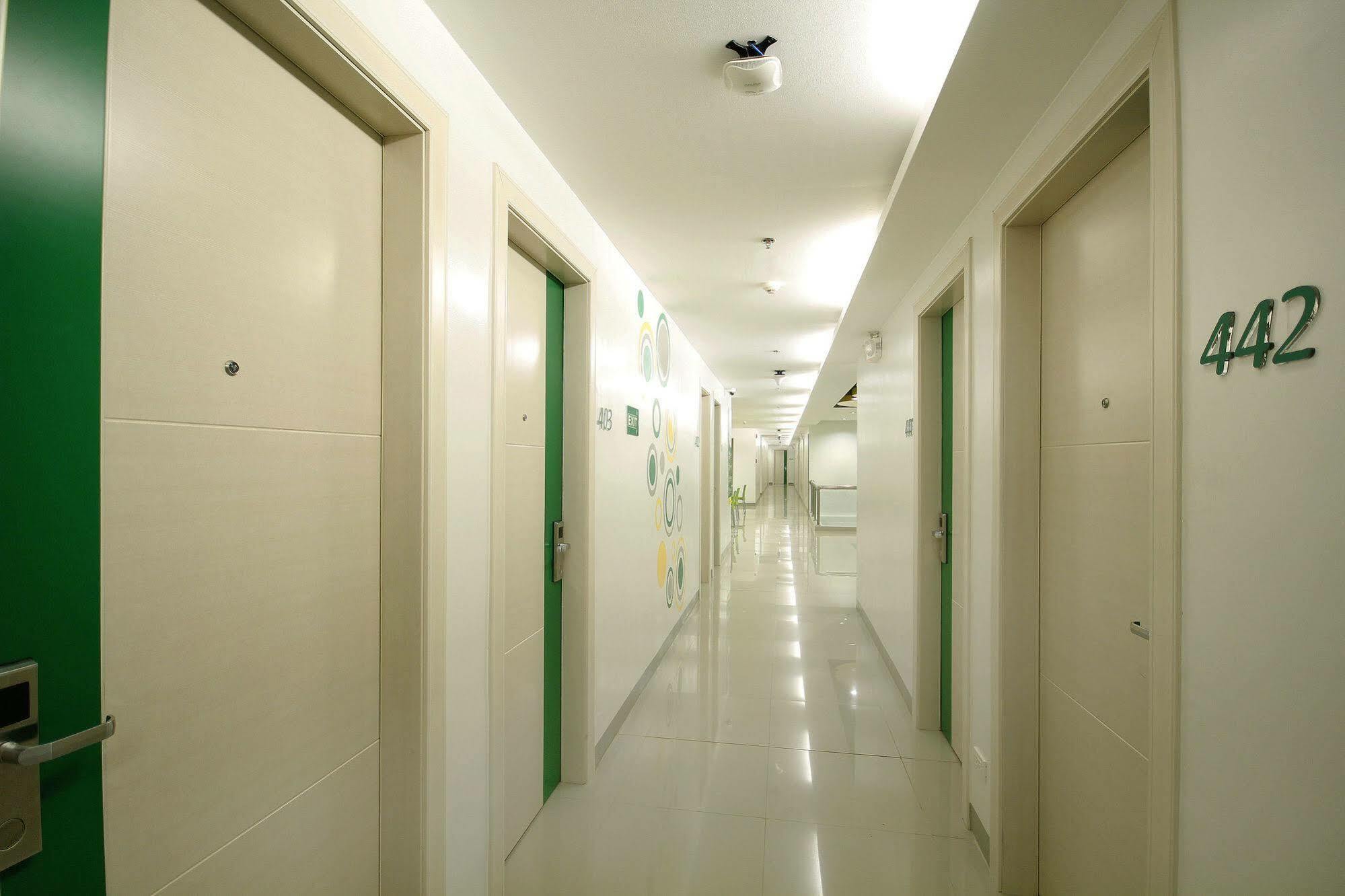 Go Hotels Ortigas Center Pasig City Kültér fotó