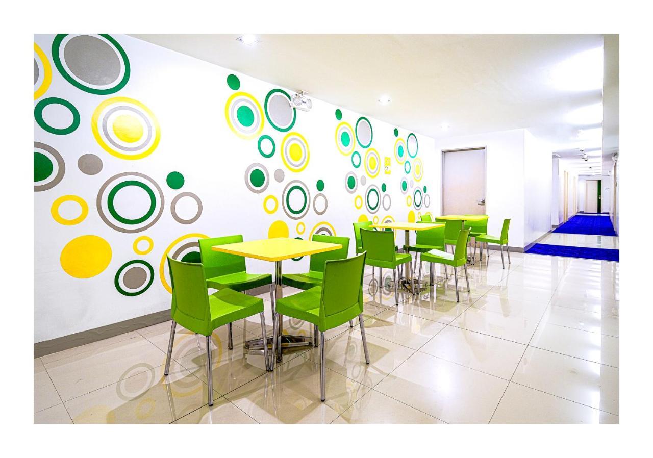 Go Hotels Ortigas Center Pasig City Kültér fotó
