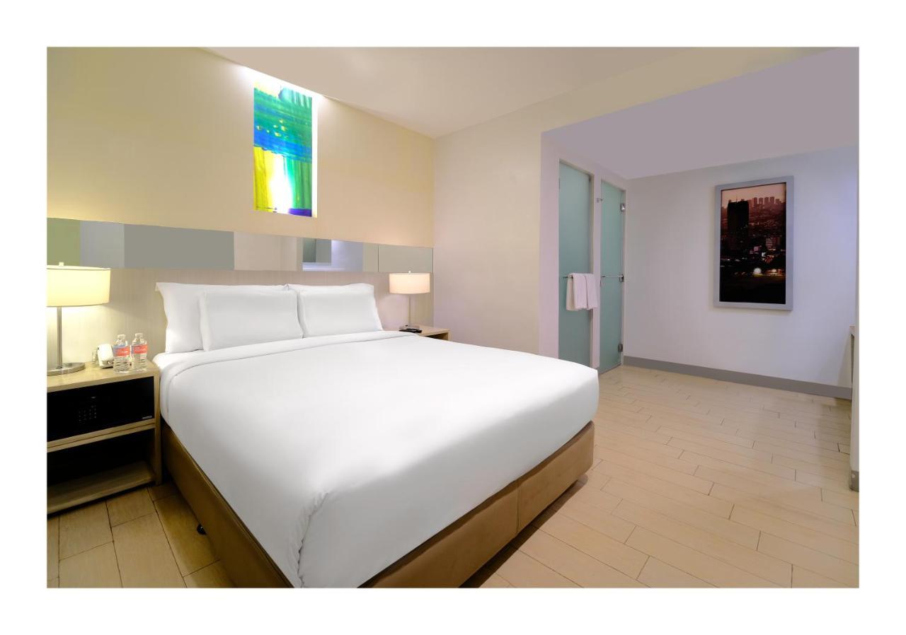 Go Hotels Ortigas Center Pasig City Kültér fotó
