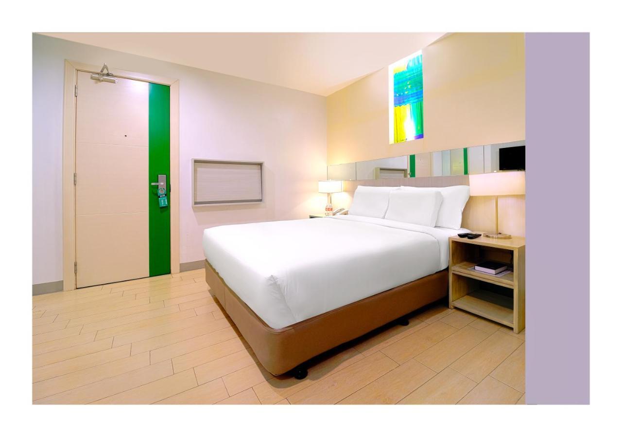 Go Hotels Ortigas Center Pasig City Kültér fotó